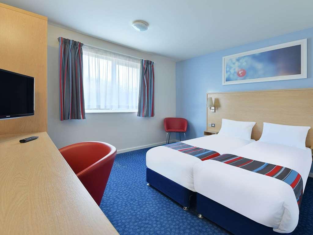 Travelodge Dundee Central Hotel Room photo